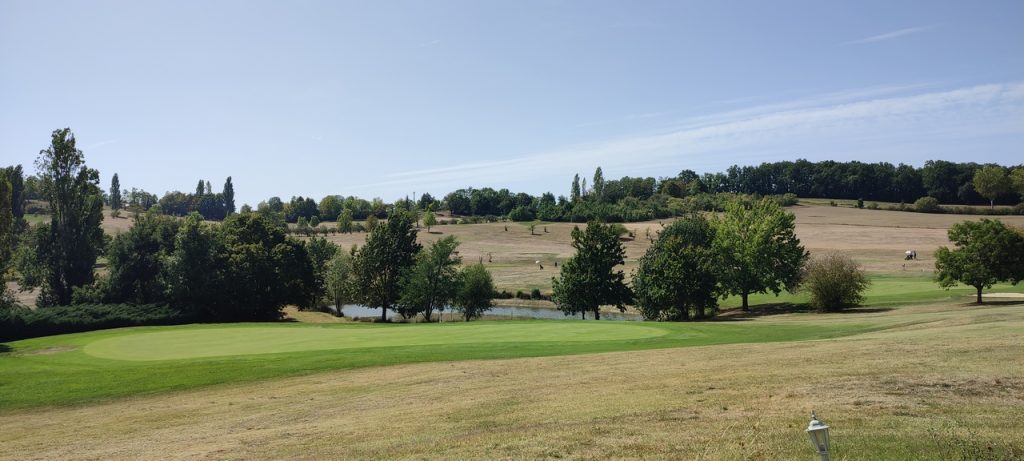 18 hole golf course for sale in France